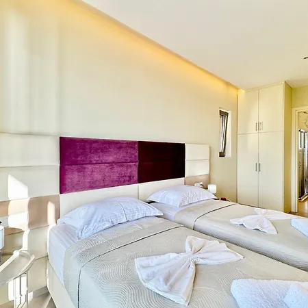 Smile With Private Pool By Dadovillas *