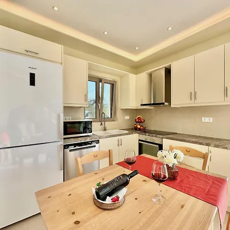 Smile With Private Pool By Dadovillas