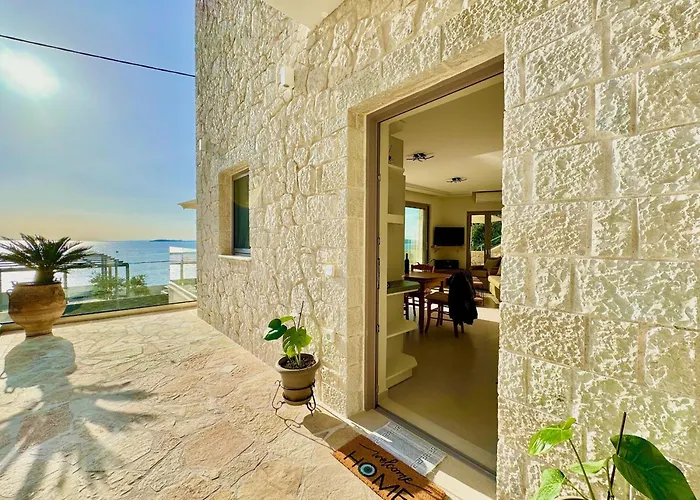 Smile With Private Pool By Dadovillas Barbati