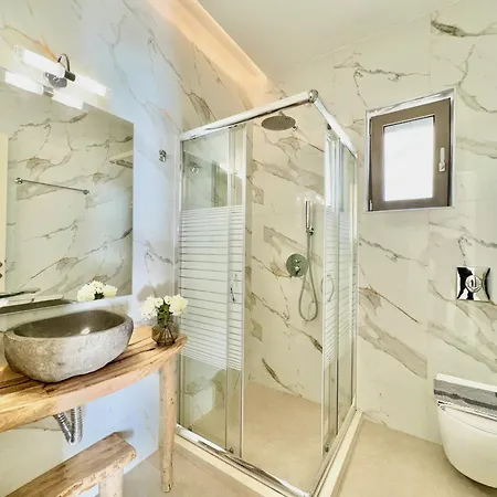 Smile With Private Pool By Dadovillas