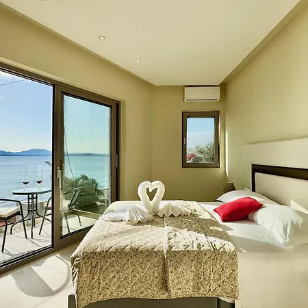 Smile With Private Pool By Dadovillas