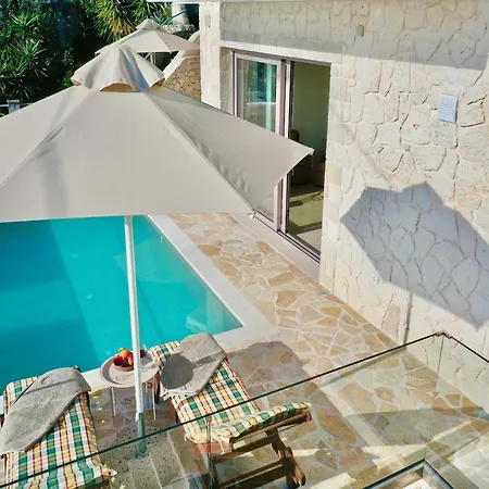 Βίλα Smile With Private Pool By Dadovillas *