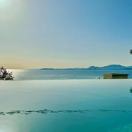 Smile With Private Pool By Dadovillas *