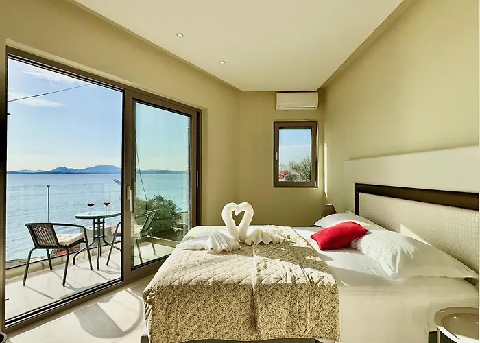 Smile With Private Pool By Dadovillas