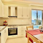 Smile With Private Pool By Dadovillas *