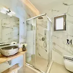 Smile With Private Pool By Dadovillas