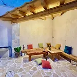 Smile With Private Pool By Dadovillas Villa