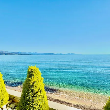 Smile With Private Pool By Dadovillas Вилла